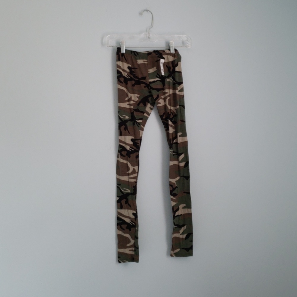 Charlotte Russe camo leggings